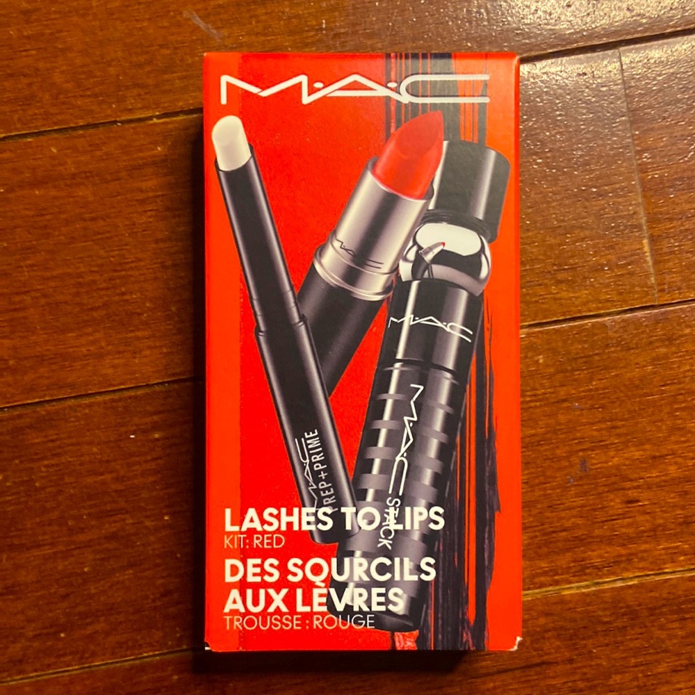 MAC Lashes to Lips kit in Red